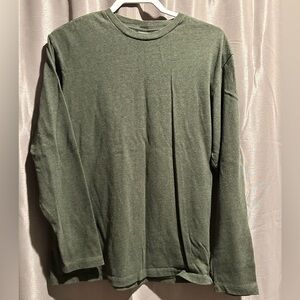 Men’s Old Navy dark green top.   Size M